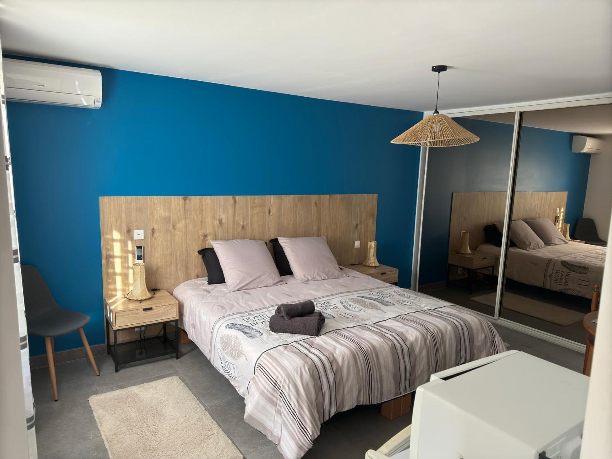 La Costa Apartment Нарбон Екстериор снимка